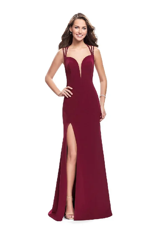 La Femme - 26167 Sweetheart Neck Strappy Back Fitted Gown